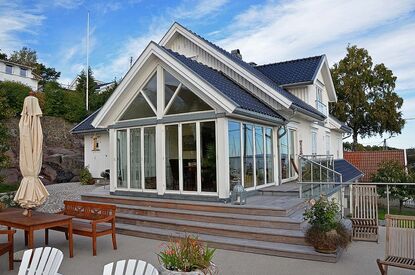 Utadslående foldedører

