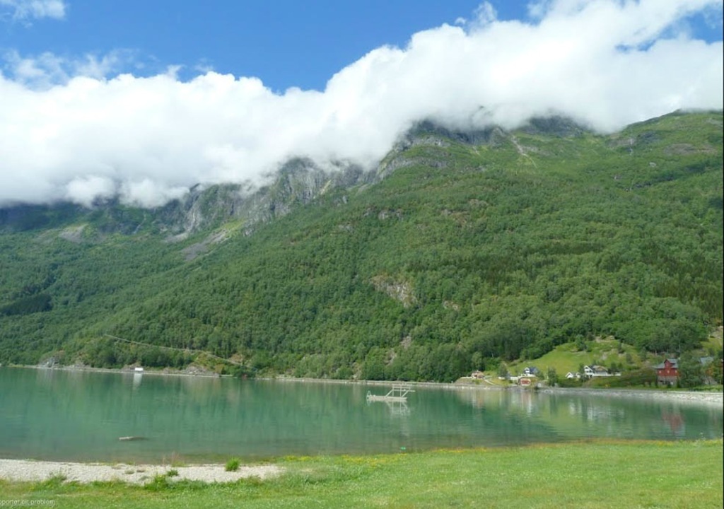 Utsikt frå Skjolden mot Fjøsnanovi