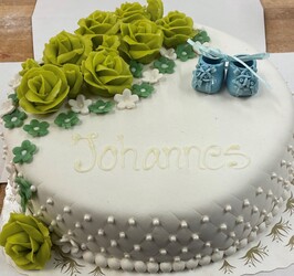 Håndlagde marsipanroser, diamantmønster og porselens-sko