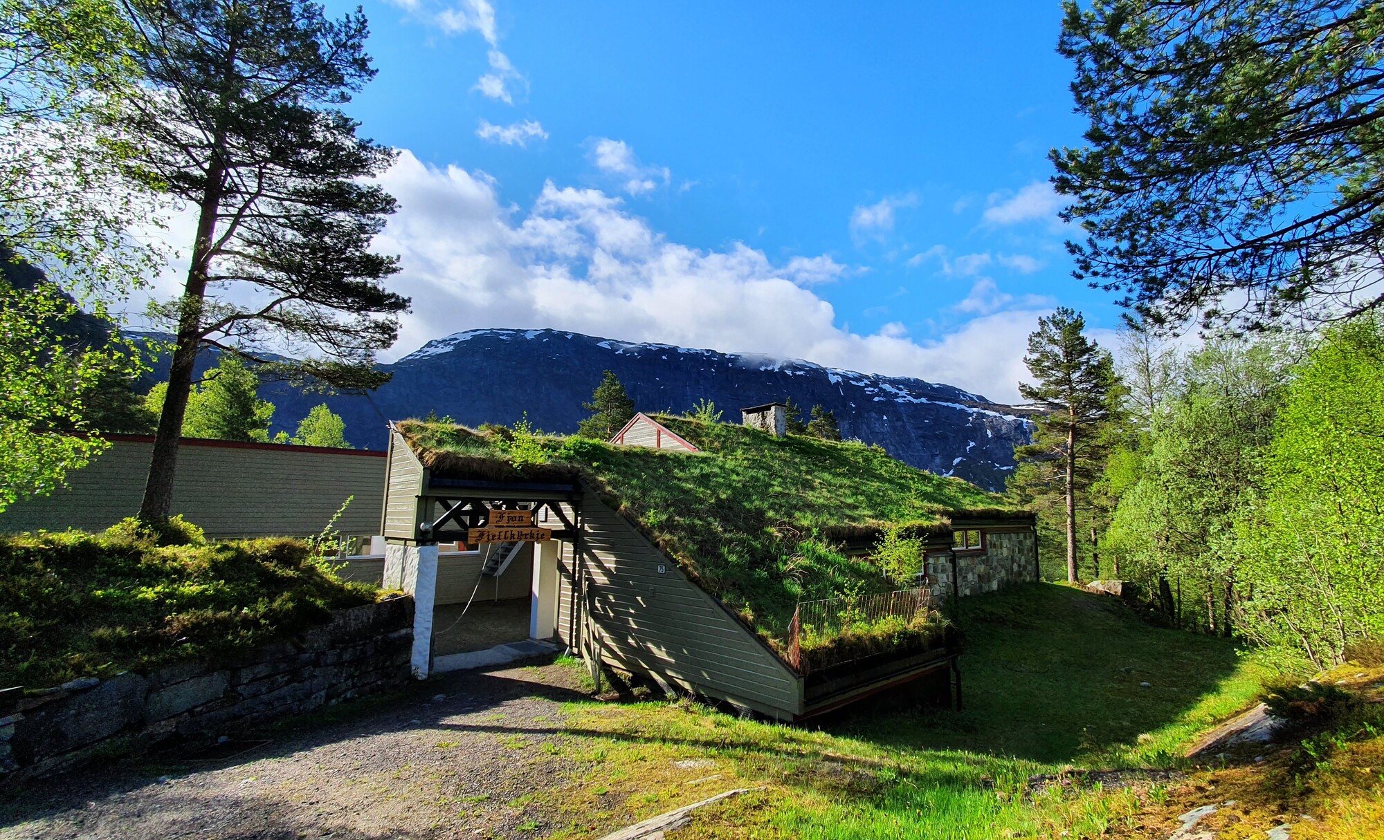FOREININGA FJON FJELLKYRKJE OG UNGDOMSSENTER