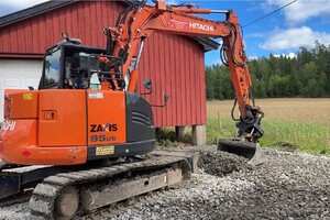 bilder gravemaskiner + lastebiler + traktor