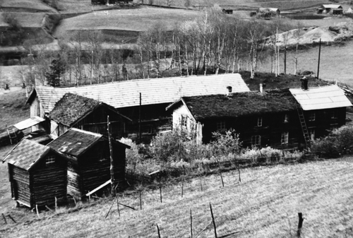 REF-0300 Krovoll Voll - Herrem Rennebu ca 1950
Krovollen i Herremsgrenda.