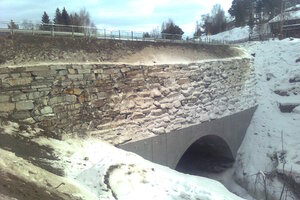 Loholet bru, Vinstra