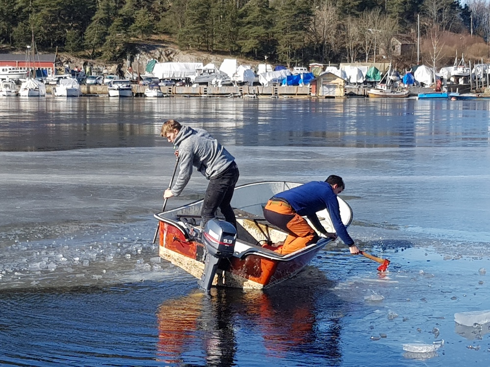 knusing av is i April  214195