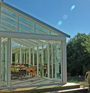 Utadslående foldedører

