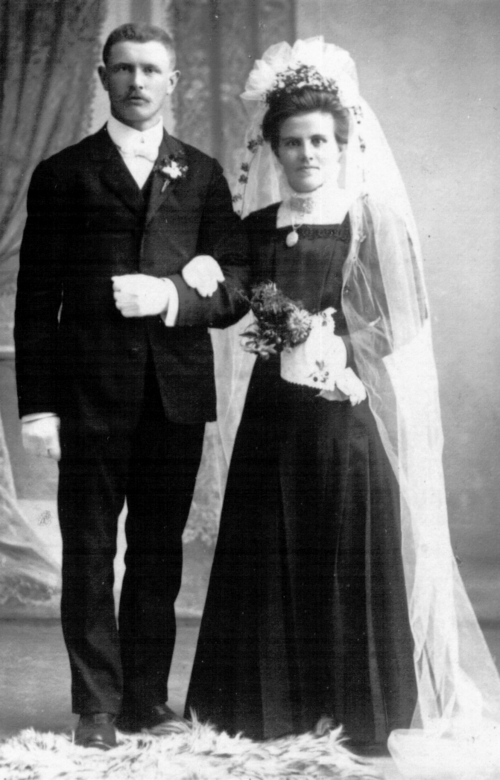 REF-0791 Rennebu 1911. Brudebilde.Jodda og Arnt Kjelland.