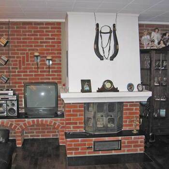 39 - Rettveggspeis integrert i vegg.