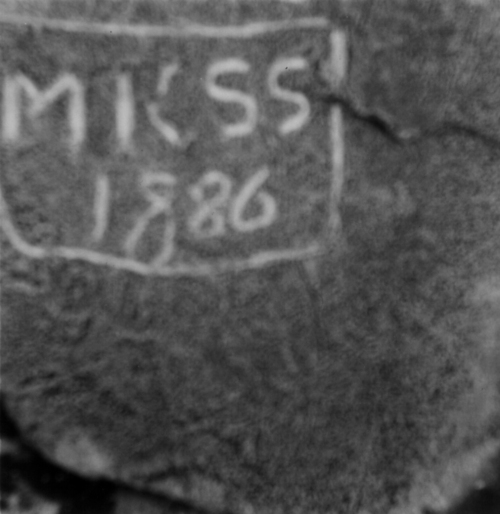REF-0812 Gisnadalen 1960-talet. Innhogd i stein langs vinterveien til Svartbekksetra.