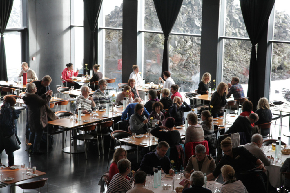 Felles Bespisning i lokalene til Blå Lagune. 
Foto Geir Lundli