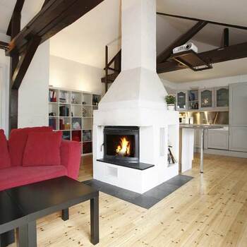 57 - Her er det montert en Jøtul Maxi Panorama peisinnsats i en eksisterende gruepeis