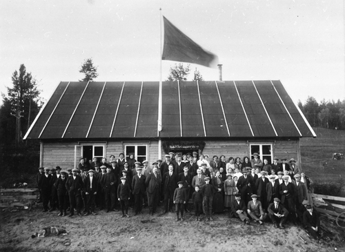 REF-0257 Innviing av Folkets Hus på Nordskogen  ca 1920  Låg ovenfor vegen ved Kloppsletta, revet når grendahus ble bygd