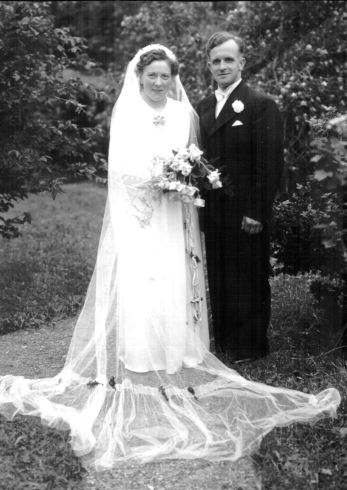 REF-0780 Brudebilde Einar og Mette Uvsløkk. 1947 ?