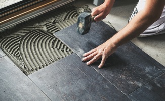 Me tek jobben
Alt innan maling, flis og golvbelegg