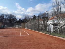 April 2026 - Mestergjerde gjør en flott jobb med oppretting av gjerdestolper