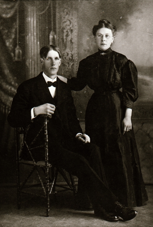 REF-0492 Williston, Nord- Dakota, USA ca 1910. Stor-Lars Havdal og kona Kari.