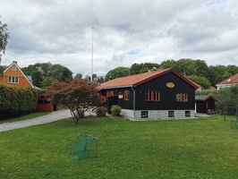 Klubbhuset med nytt tak august 2026