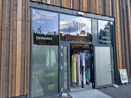 Rens og vask av tøy – Tepperens – Skredder – Reparasjon av sko
