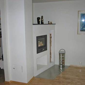 52 -Pusset hjørnepeis med brukket front